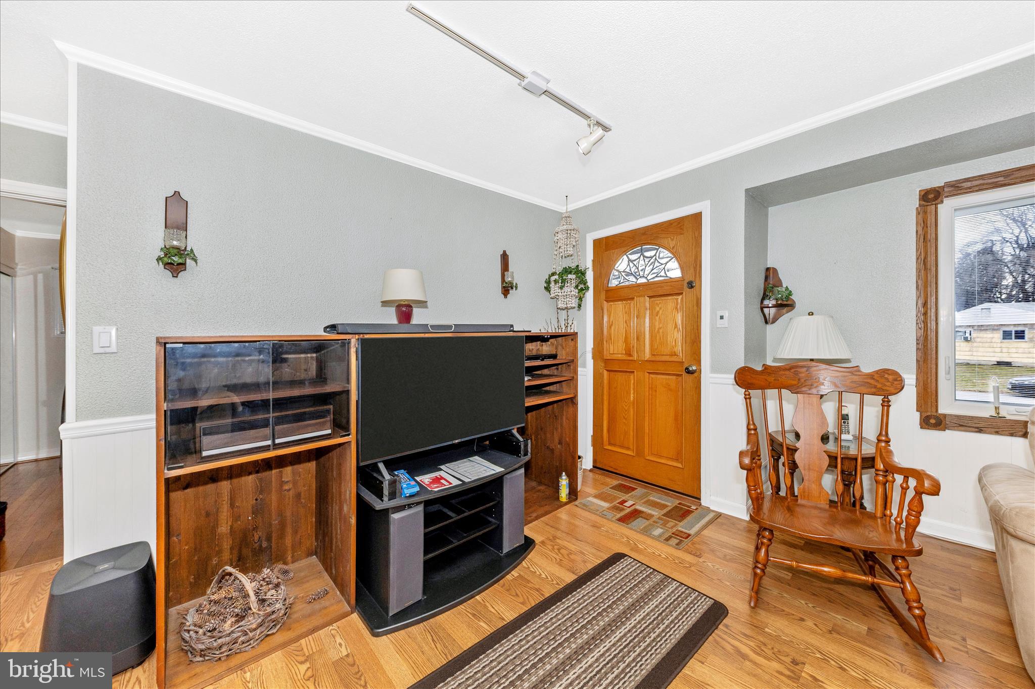 11304 Manse Road Hagerstown, MD 21740 - Photo 3 of 53 a living room with furniture and a flat screen tv