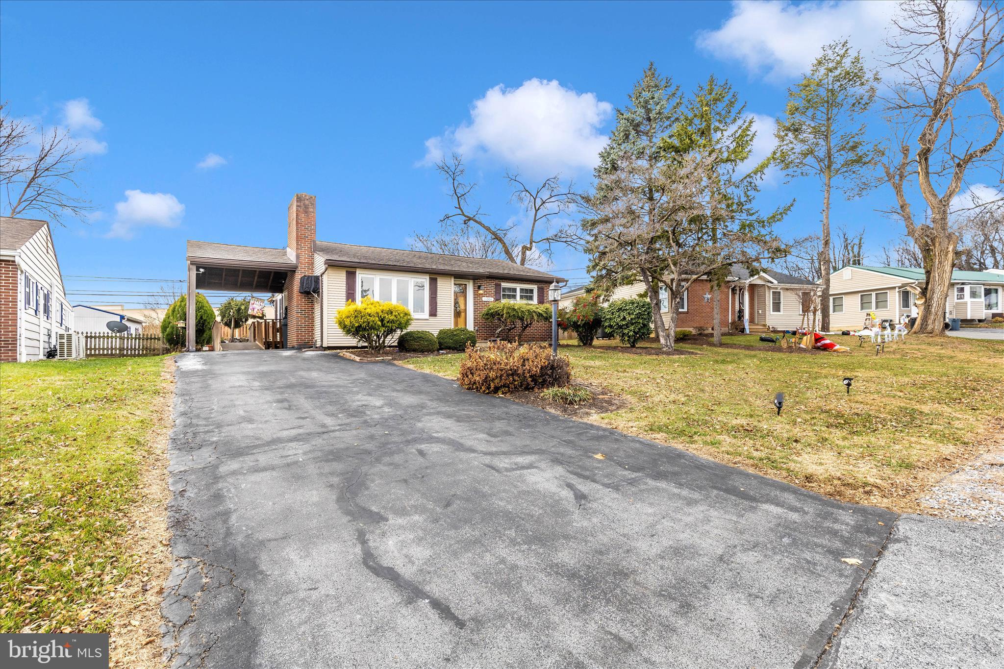 11304 Manse Road Hagerstown, MD 21740 - Photo 42 of 53 a view of a house with a yard and garage