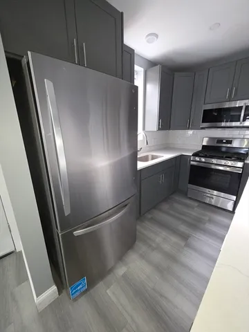 $2,100 | 475 Purchase Street, Unit 2, New Bedford, MA 02740