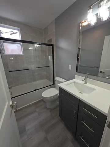 $2,100 | 475 Purchase Street, Unit 2, New Bedford, MA 02740