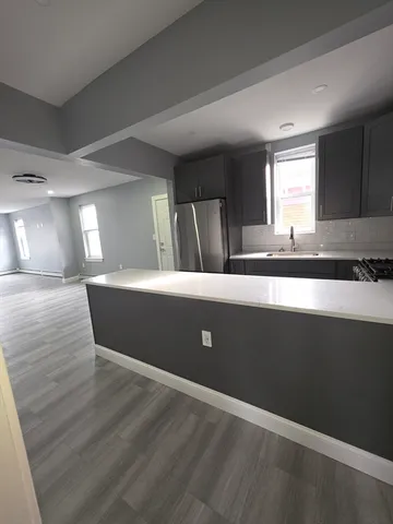 $2,100 | 475 Purchase Street, Unit 2, New Bedford, MA 02740