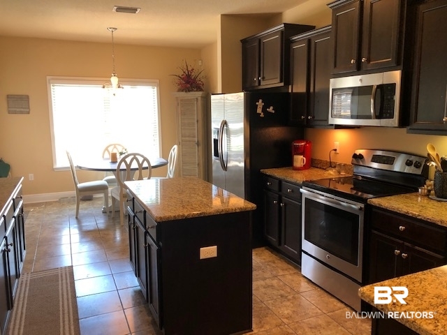 1022 Tampa Avenue Foley, AL 36535 - Photo 7 of 17 Kitchen