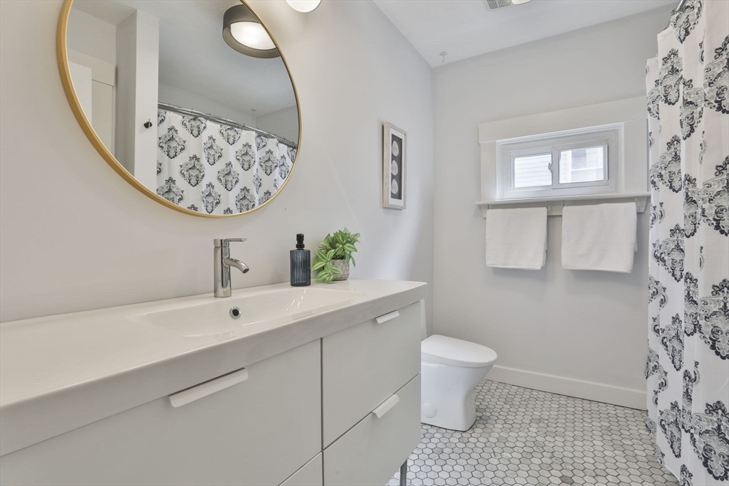 12 Linden Road, Unit 12 Melrose, MA 02176 - Photo 16 of 27