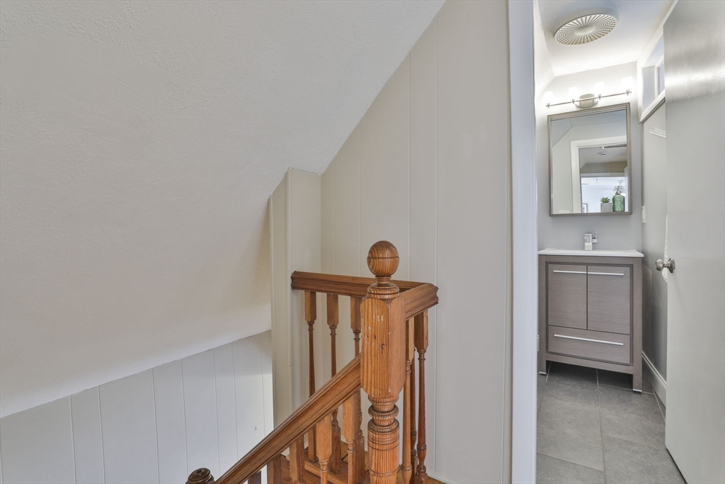 12 Linden Road, Unit 12 Melrose, MA 02176 - Photo 18 of 27