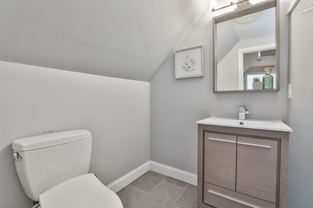 12 Linden Road, Unit 12 Melrose, MA 02176 - Photo 19 of 27