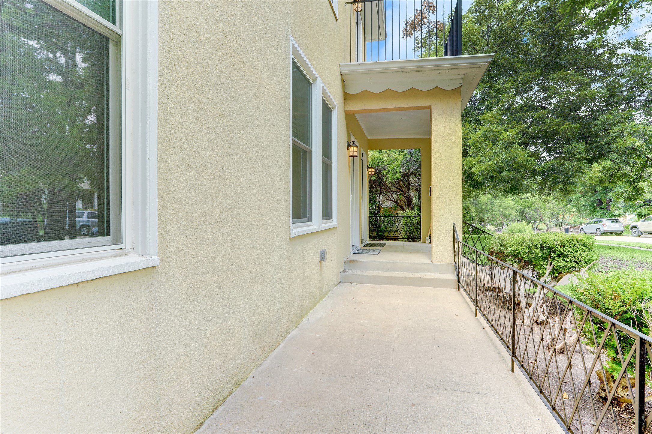 603 Bellevue Place, Unit B Austin, TX 78705 - Photo 16 of 22 a view of a house with a porch