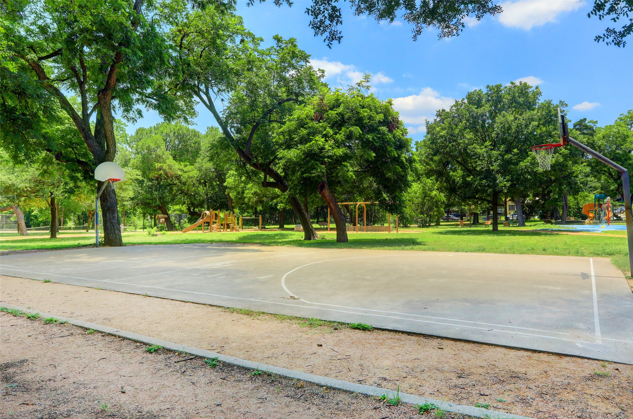 603 Bellevue Place, Unit B Austin, TX 78705 - Photo 21 of 22 a view of a park with tree s