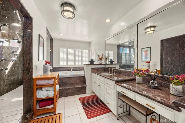 a kitchen with granite countertop lots of counter top space