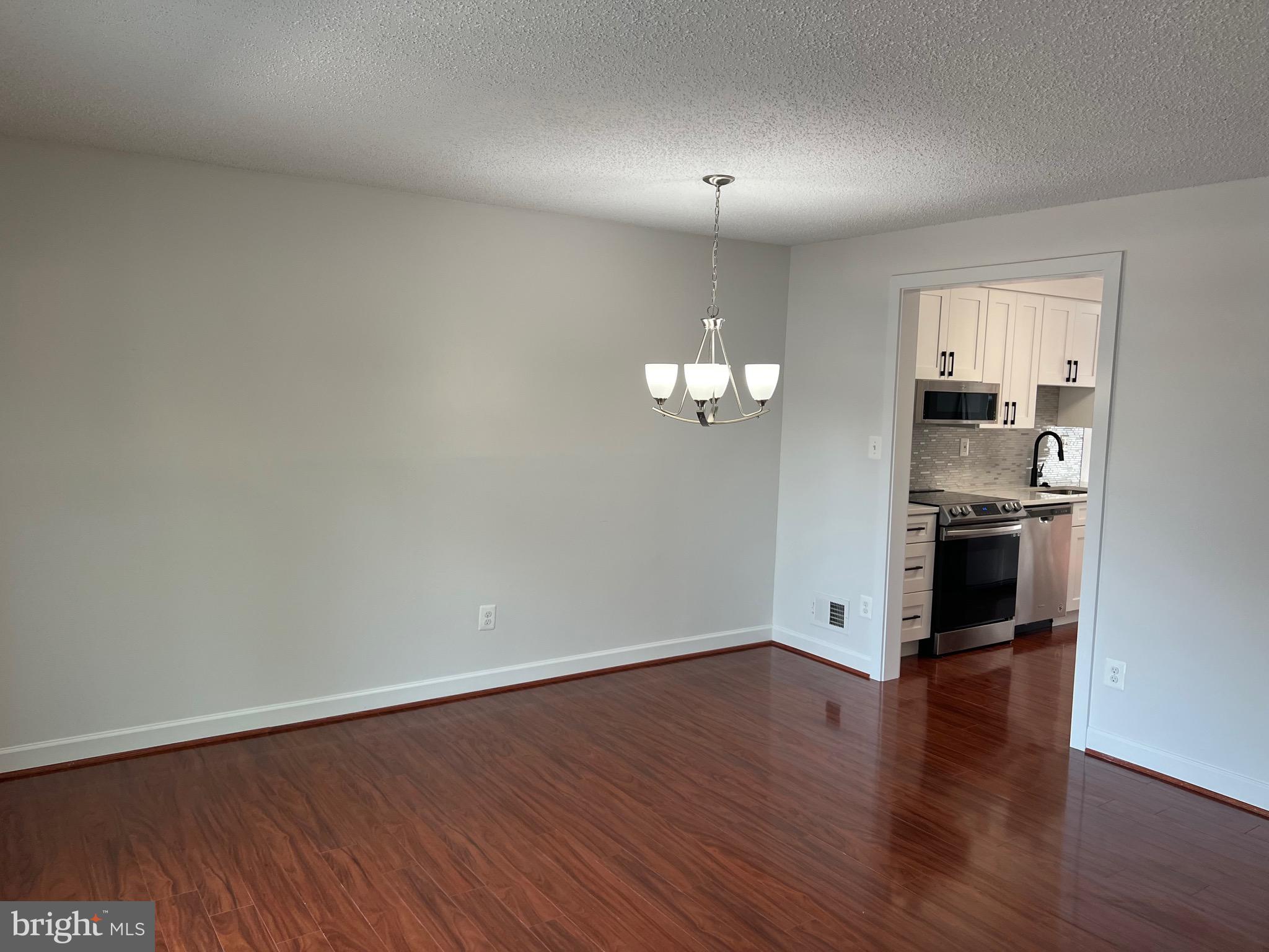 2206 Southgate Square Reston, VA 20191 - Photo 17 of 51