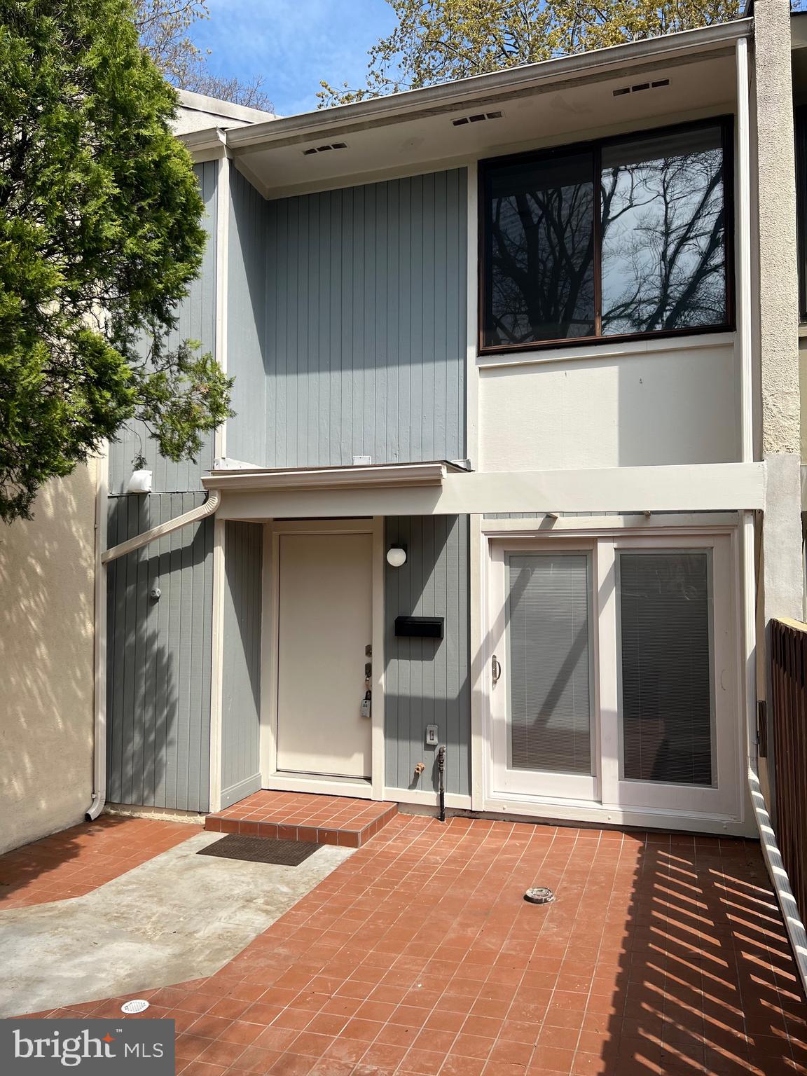 2206 Southgate Square Reston, VA 20191 - Photo 5 of 51