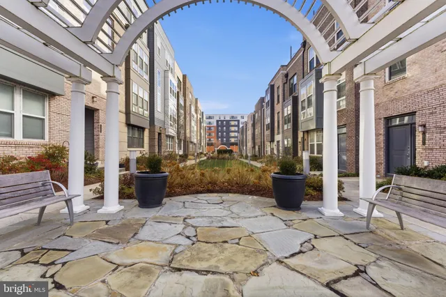 $3,750 | 13331 Launders Street, Herndon, VA 20171