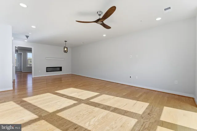 $3,750 | 13331 Launders Street, Herndon, VA 20171