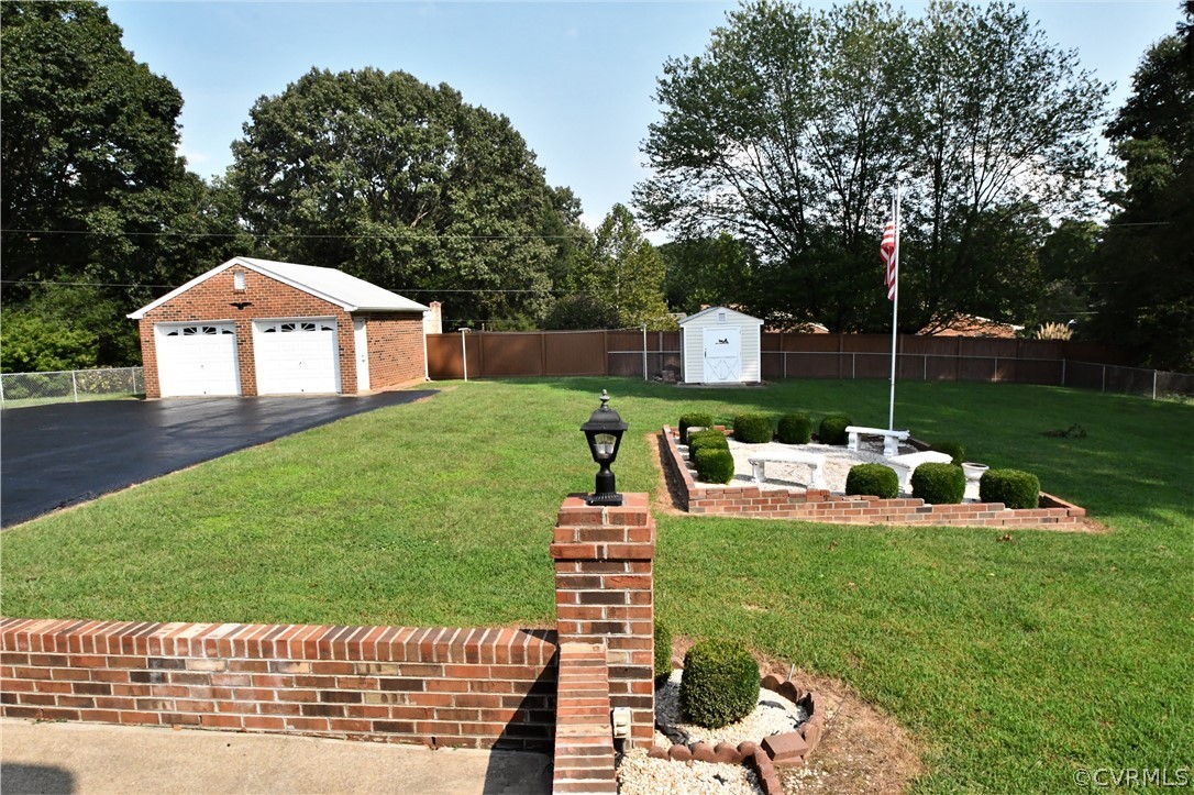 751 Courthouse Road North Chesterfield, VA 23236 - Photo 36 of 37 a front view of a house with garden