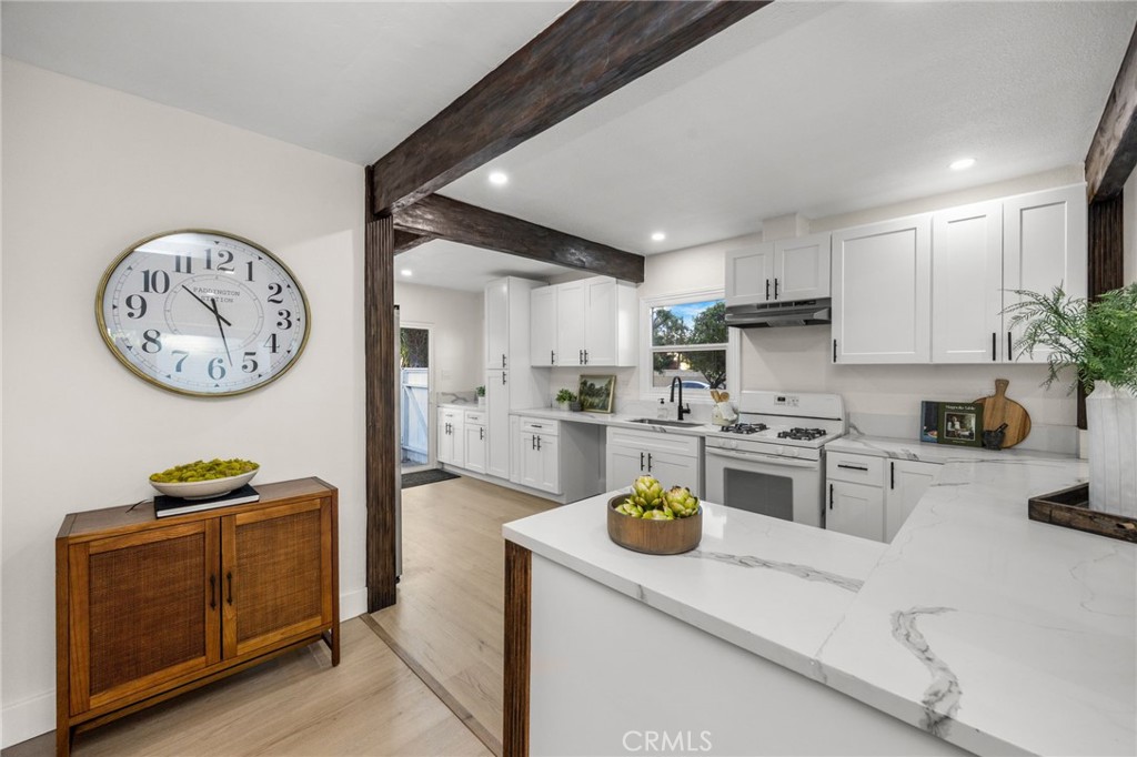 623 East 20th Street Santa Ana, CA 92706 - Photo 12 of 48