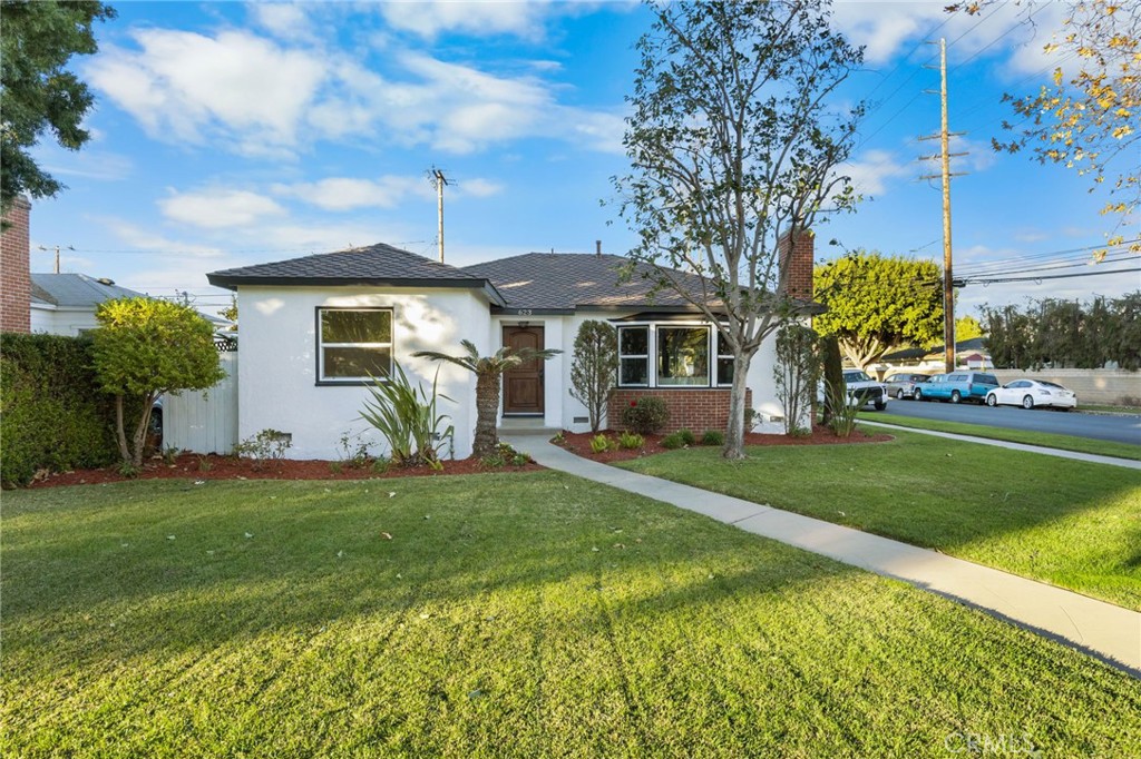 623 East 20th Street Santa Ana, CA 92706 - Photo 5 of 48