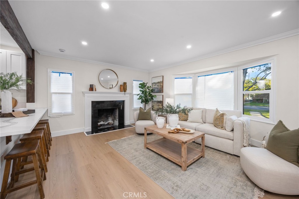 623 East 20th Street Santa Ana, CA 92706 - Photo 8 of 48