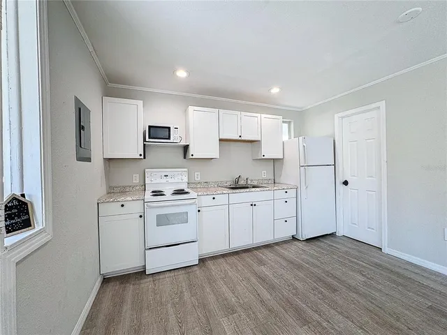 a house view with a outdoor space