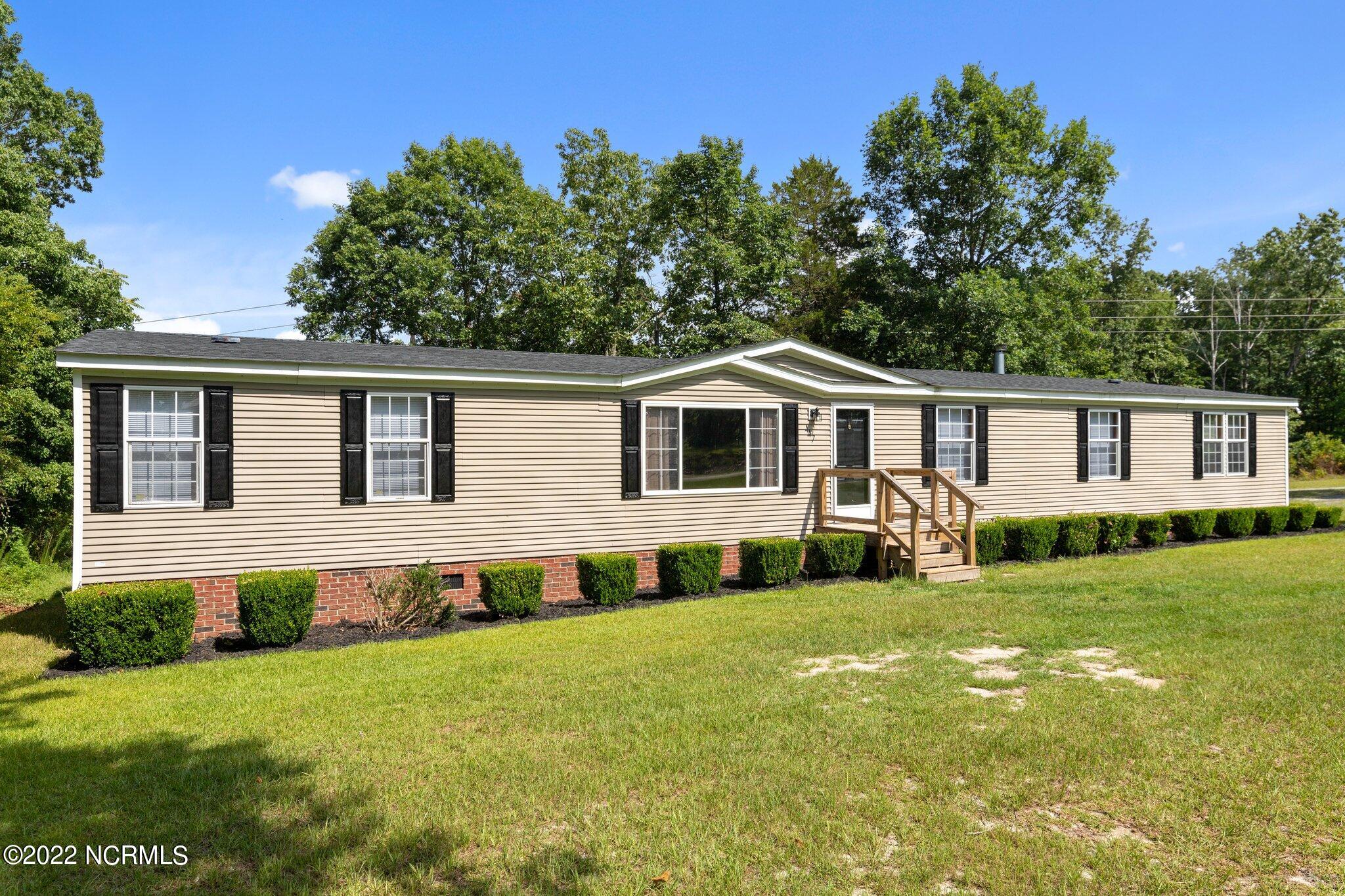 447 McCrimmon Road Carthage, NC 28327 - Photo 1 of 39 2-web-or-mls-IMG_0454