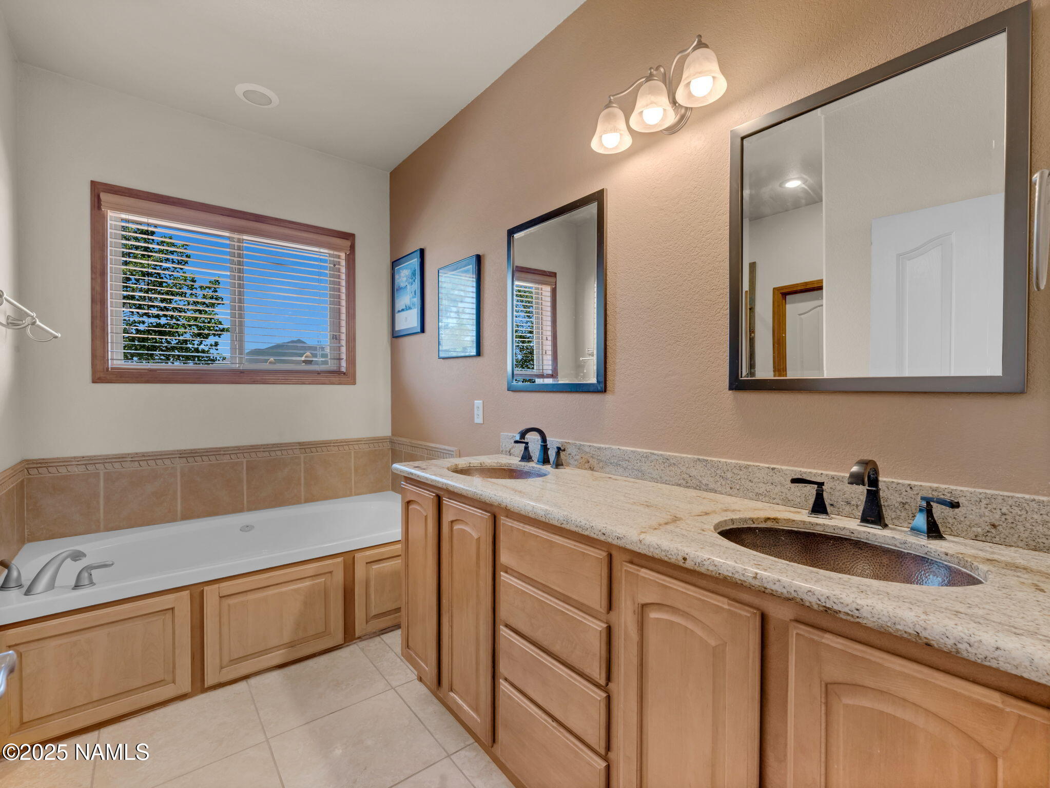 9644 North Bryant Road Flagstaff, AZ 86004 - Photo 21 of 54 Primary Bathroom