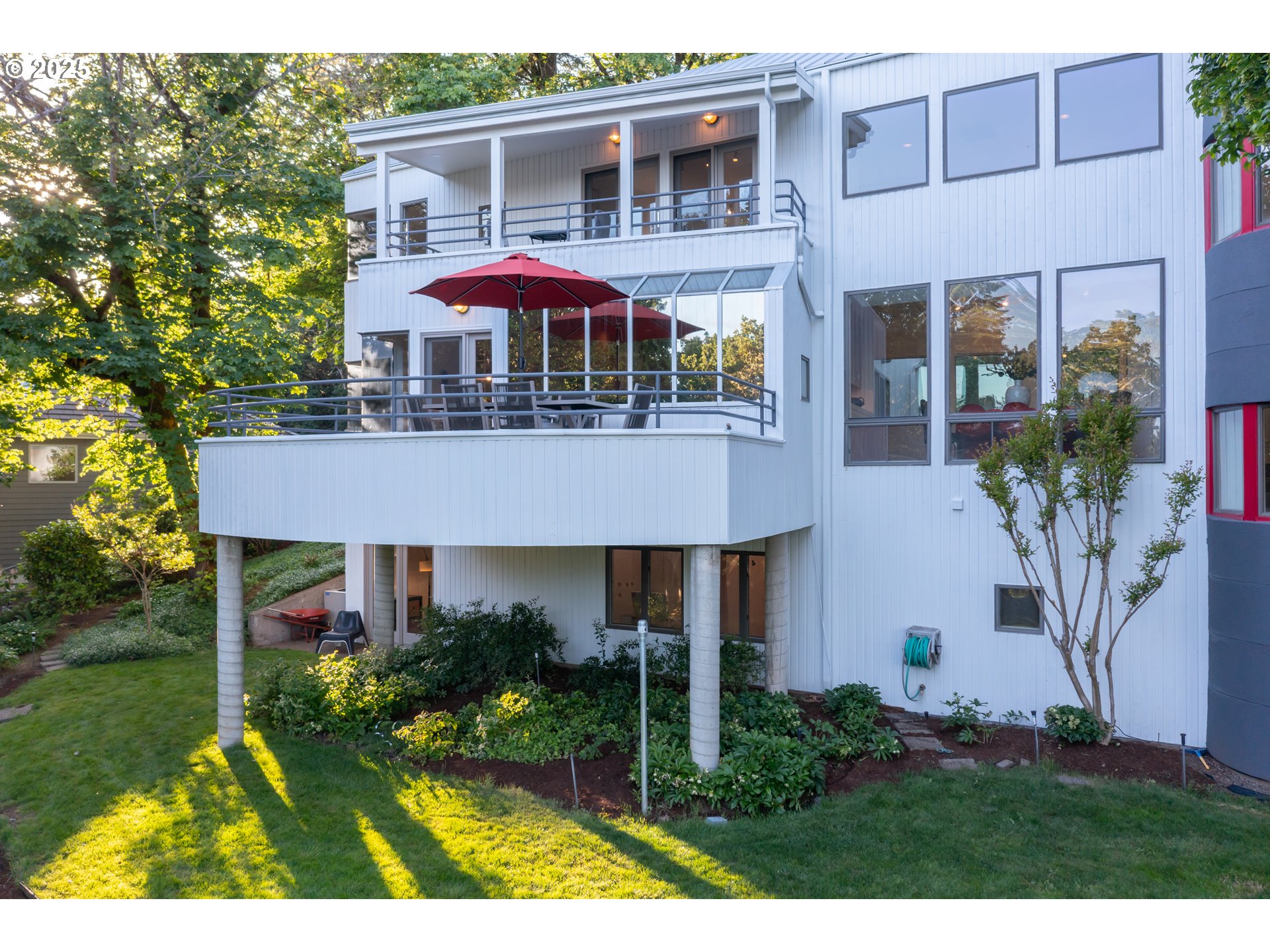 2790 Northwest Sulphur Springs Road Corvallis, OR 97330 - Photo 26 of 48 a front view of a house with garden