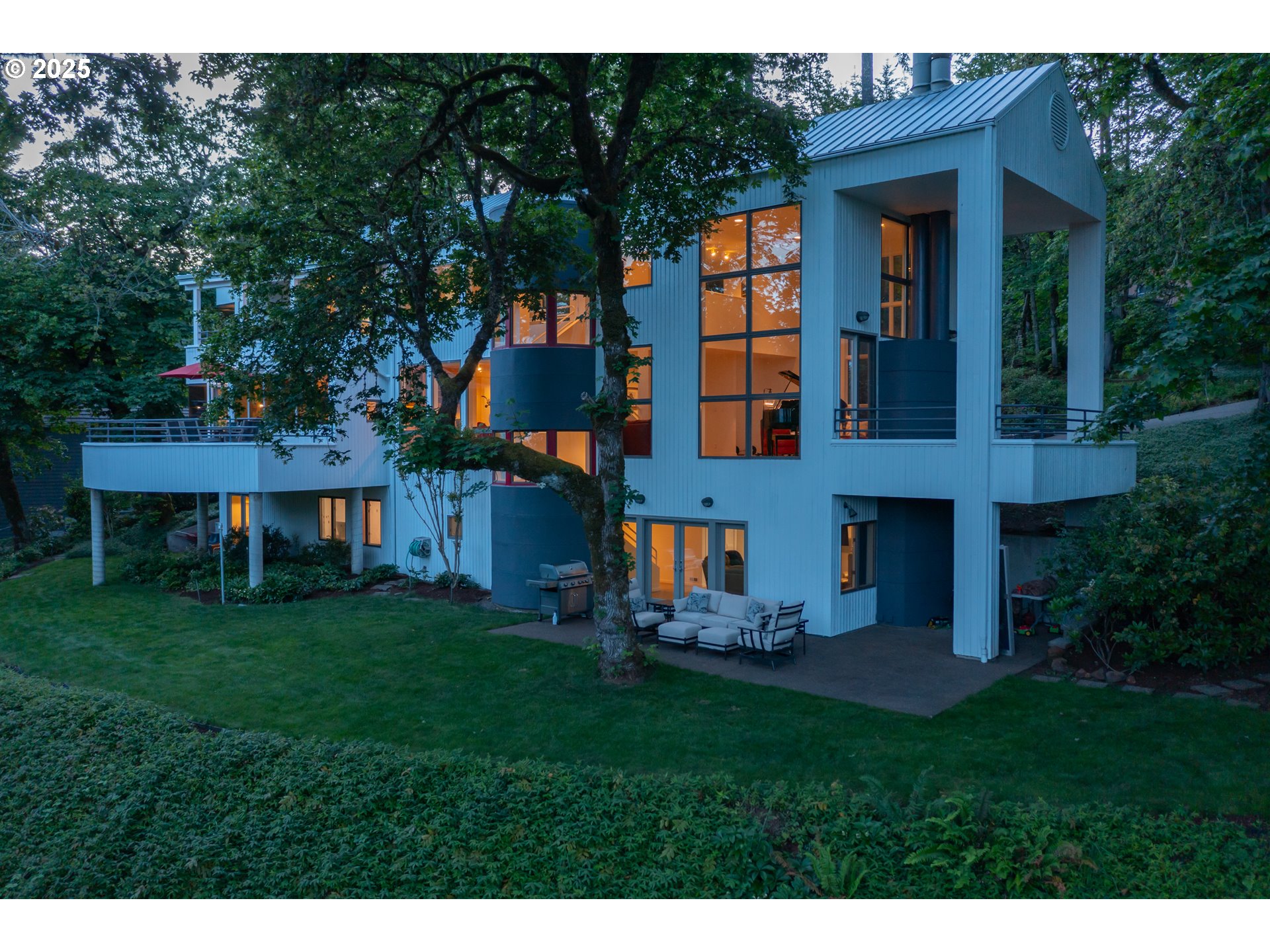 2790 Northwest Sulphur Springs Road Corvallis, OR 97330 - Photo 48 of 48 a front view of a house with a yard