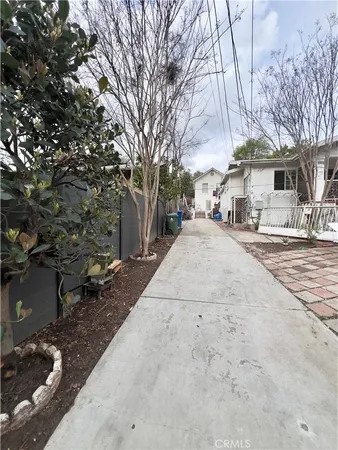 $3,500 | 1915 Echo Park, Los Angeles, CA 90026
