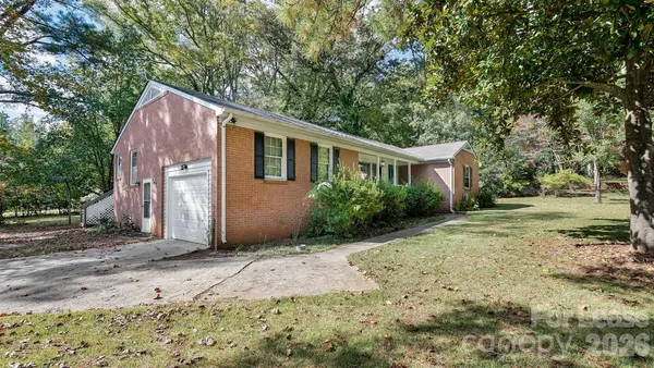 $1,845 | 502 Plantation Road, Lancaster, SC 29720