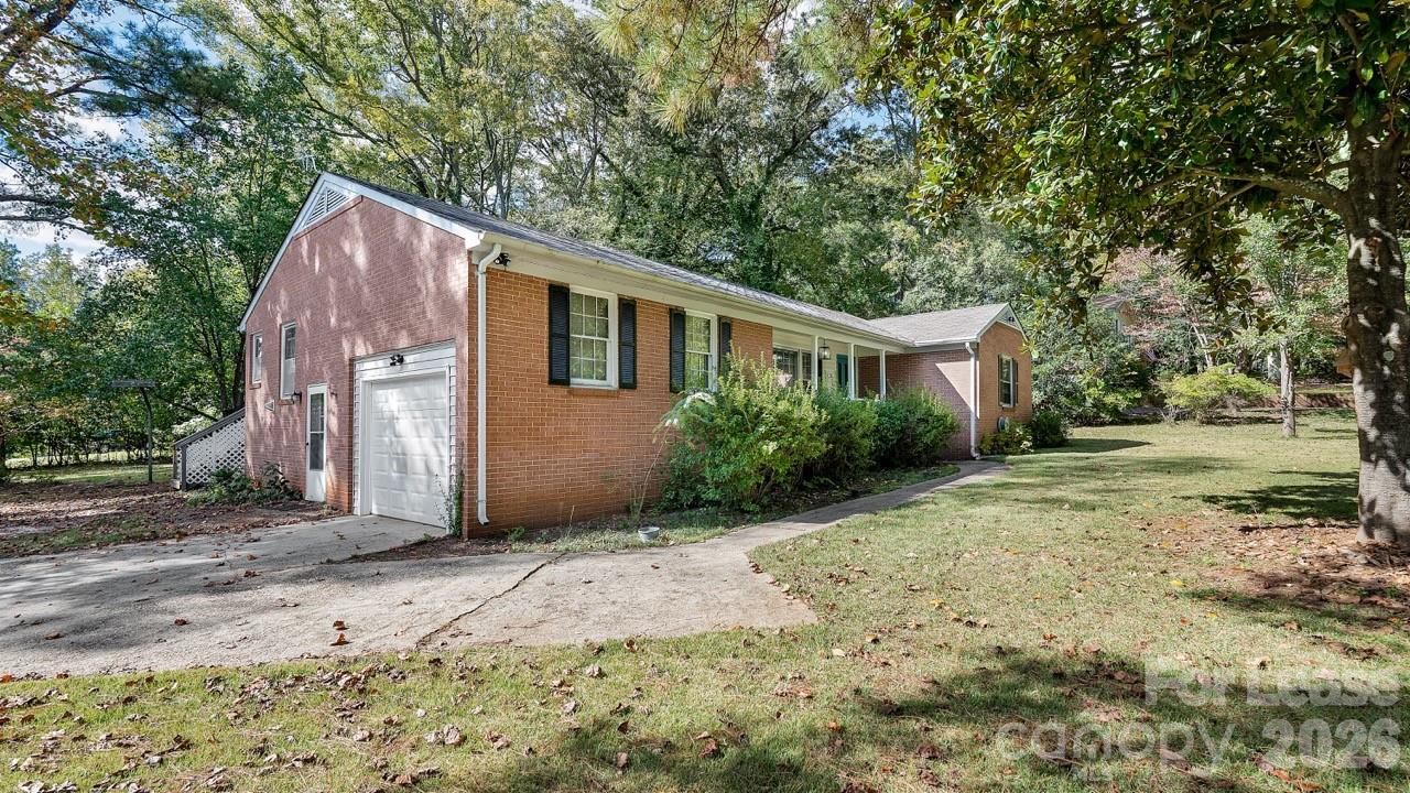 502 Plantation Road Lancaster, SC 29720 - Photo 3 of 27