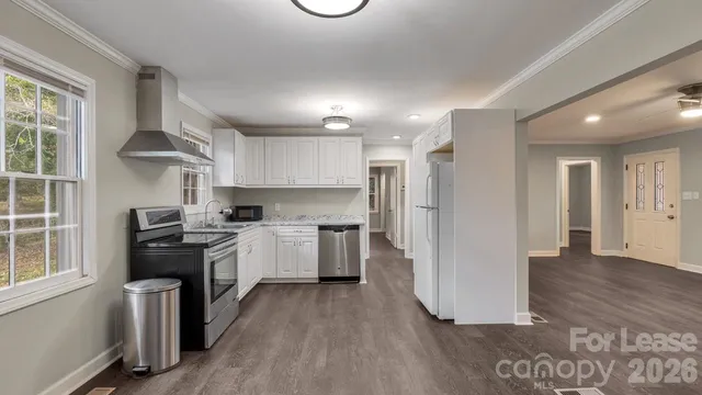 $1,945 | 502 Plantation Road, Lancaster, SC 29720