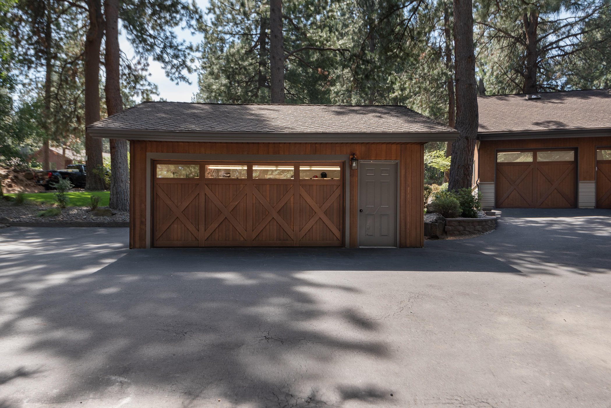 18830 Shoshone Road Bend, OR 97702 - Photo 36 of 49 35 GARAGES