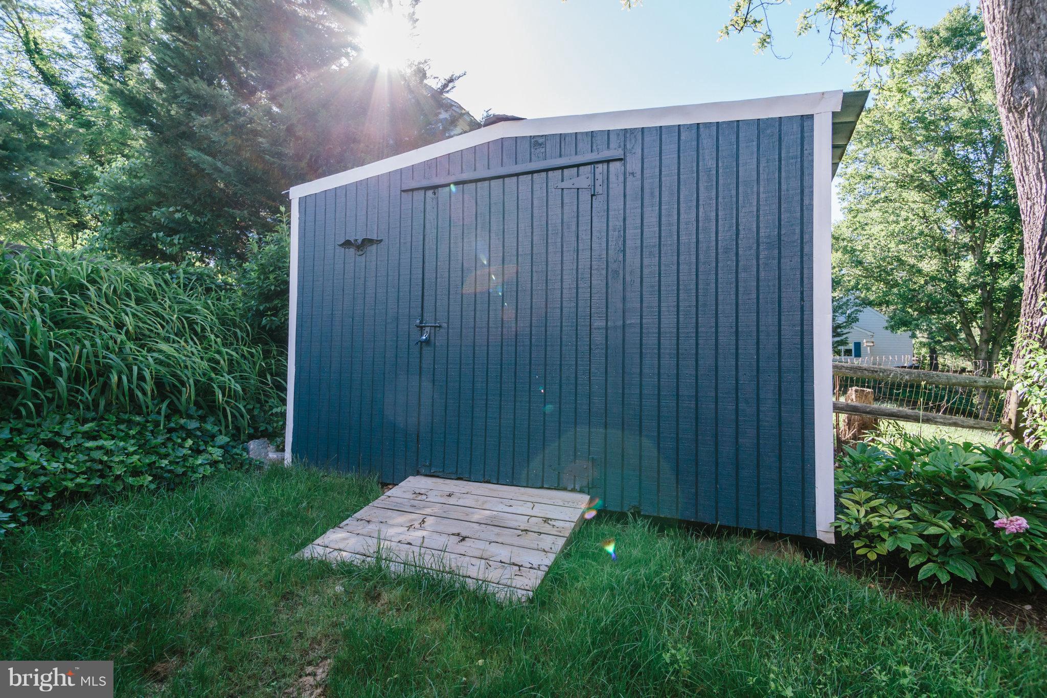 2056 Flag Marsh Road Mount Airy, MD 21771 - Photo 21 of 26 Freshly painted storage shed+++basement storage
