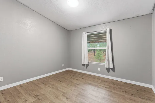 $399,500 | 38609 North Madison Road, Elk, WA 99009