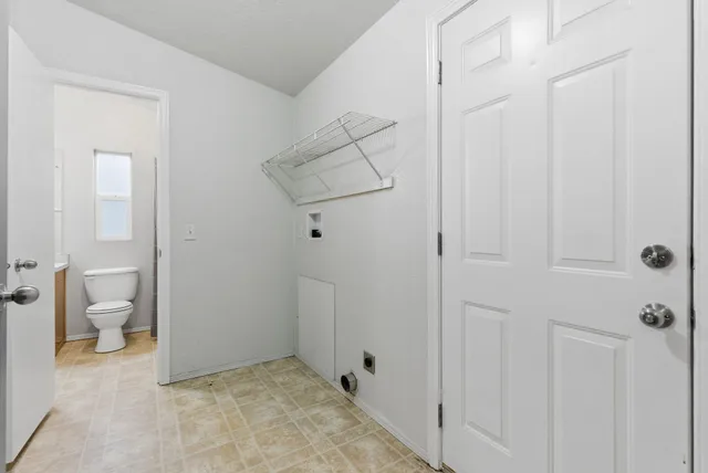 $399,500 | 38609 North Madison Road, Elk, WA 99009