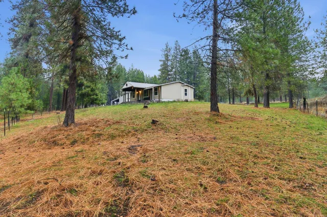 $399,500 | 38609 North Madison Road, Elk, WA 99009
