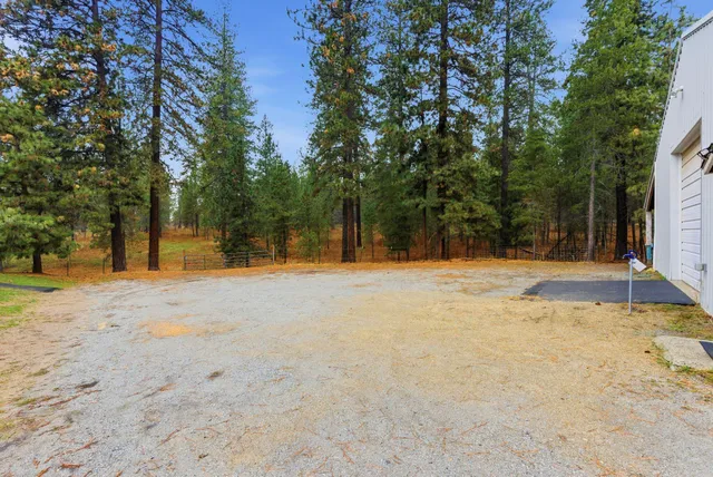 $399,500 | 38609 North Madison Road, Elk, WA 99009