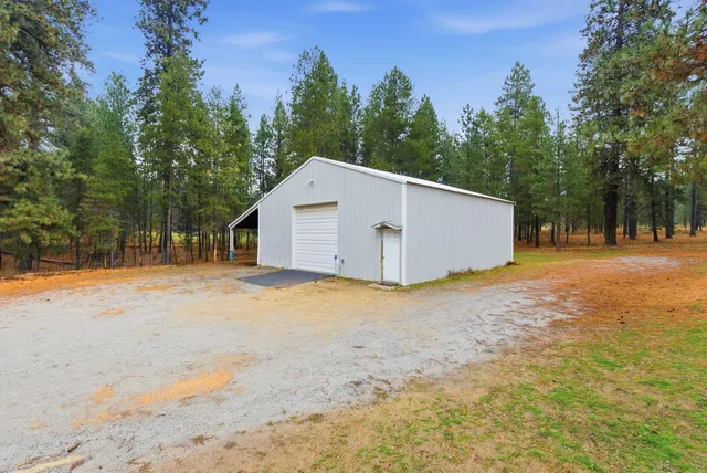 $399,500 | 38609 North Madison Road, Elk, WA 99009