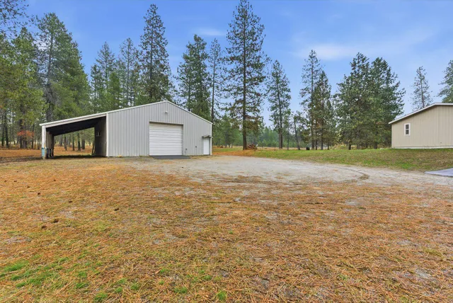$399,500 | 38609 North Madison Road, Elk, WA 99009
