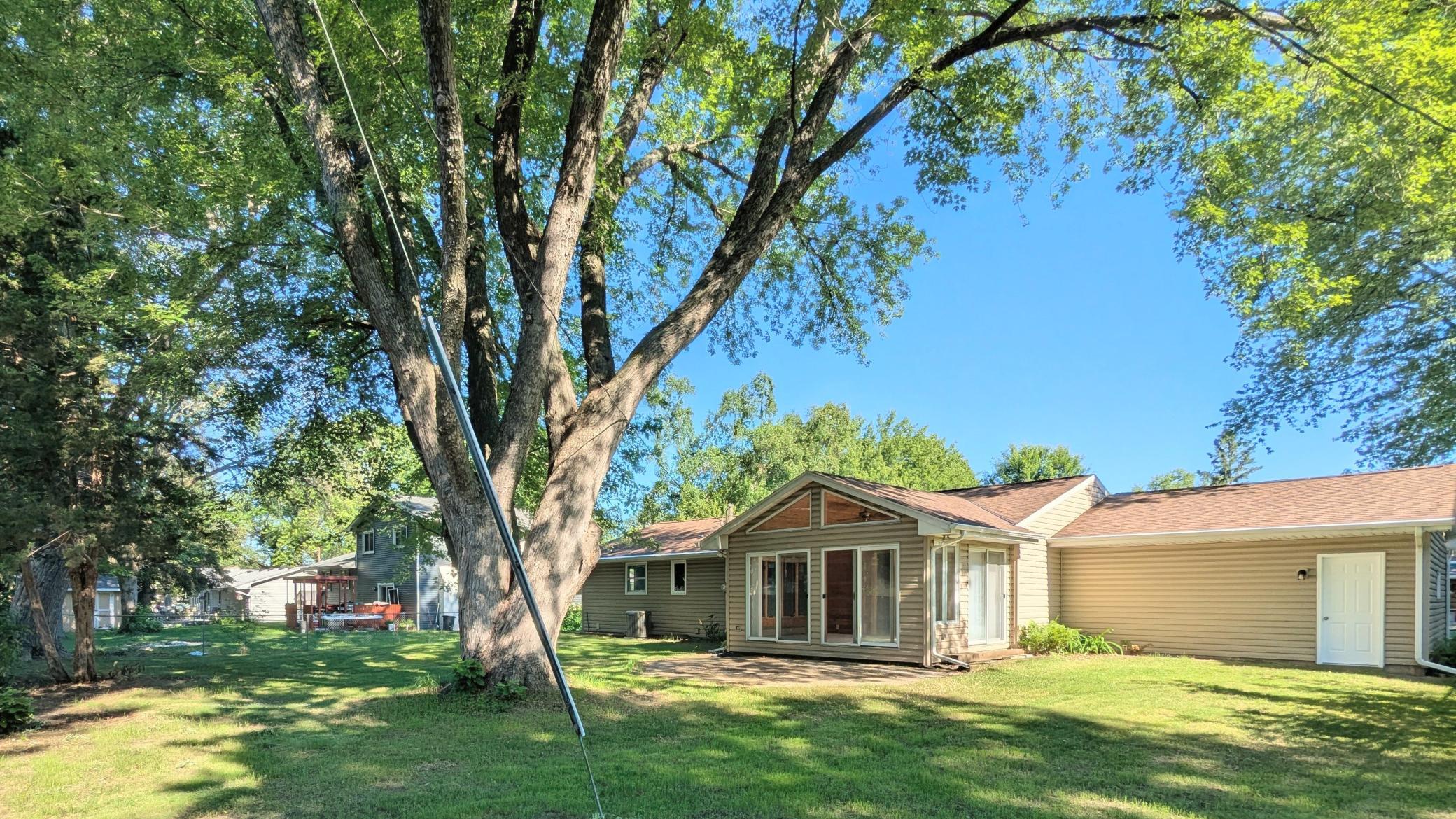 6065 Oakwood Road Woodbury, MN 55125 - Photo 21 of 22
