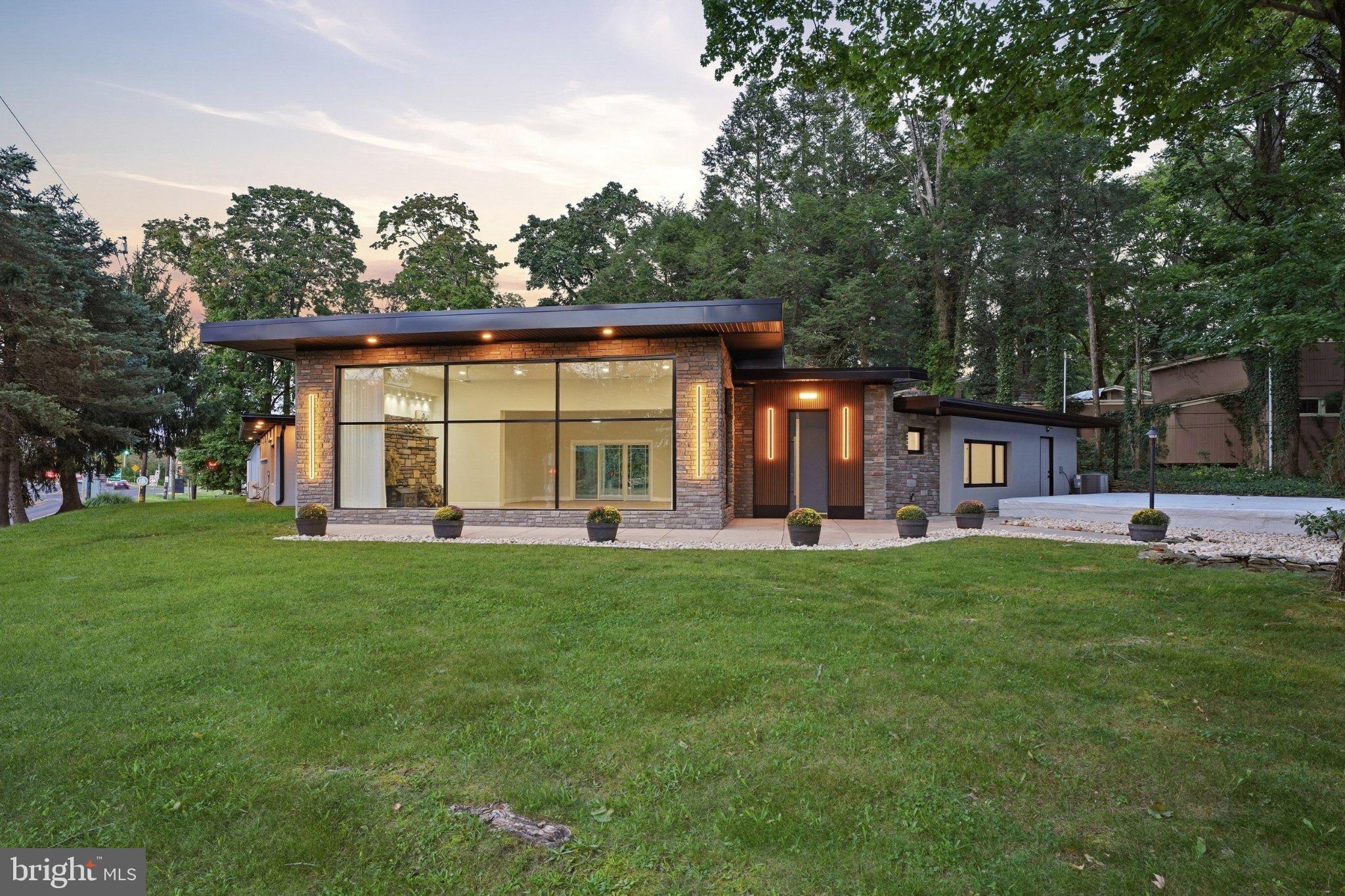 587 Moreland Road Huntingdon Valley, PA 19006 - Photo 4 of 51 Gallery Image 4
