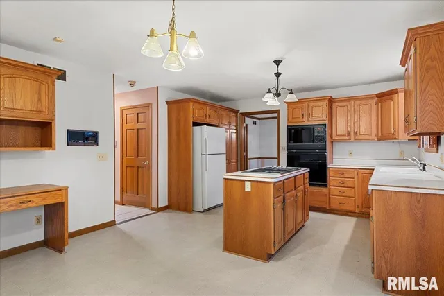 $369,900 | 2311 Chesapeake Landing, Springfield, IL 62712