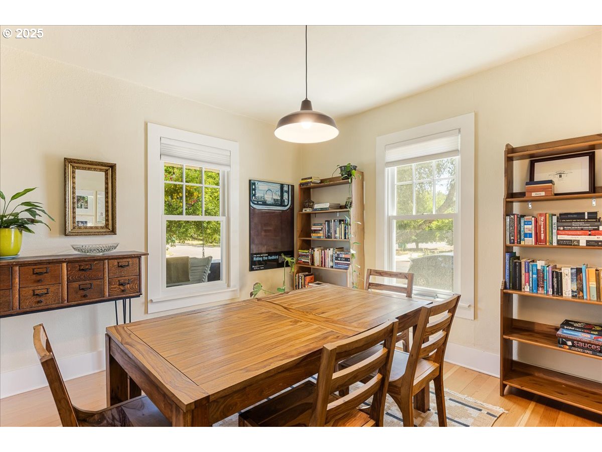 1212 East 6th Street Newberg, OR 97132 - Photo 13 of 44