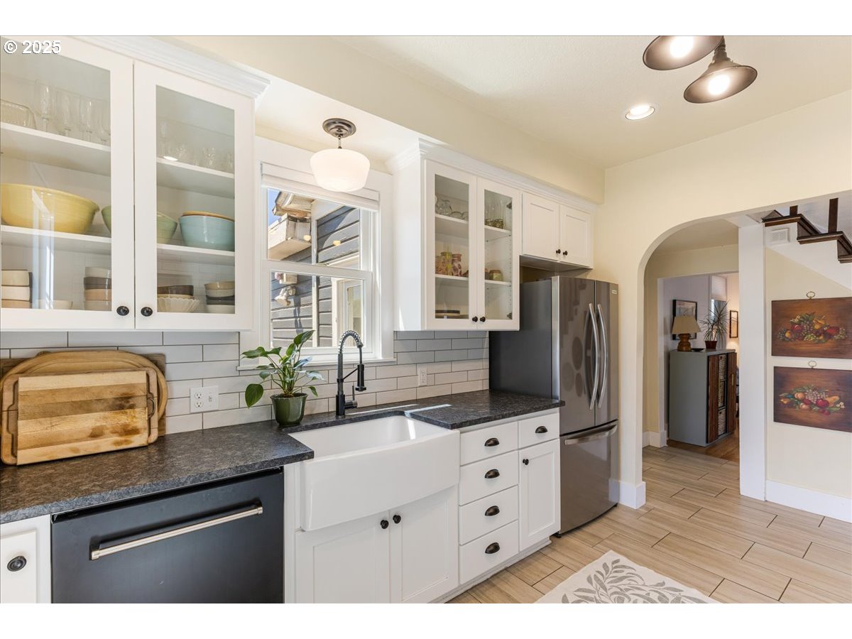 1212 East 6th Street Newberg, OR 97132 - Photo 19 of 44