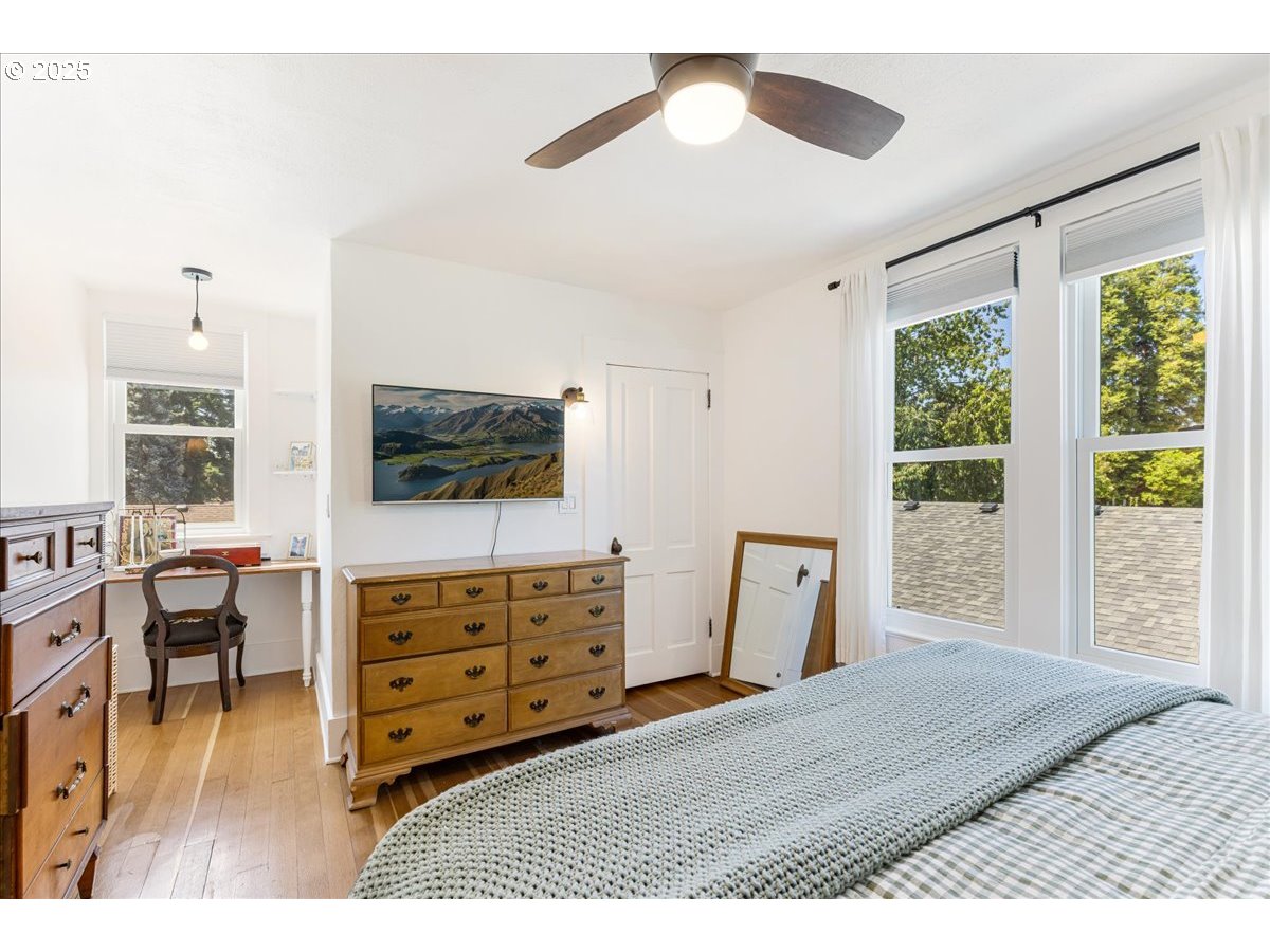 1212 East 6th Street Newberg, OR 97132 - Photo 24 of 44 Bedroom