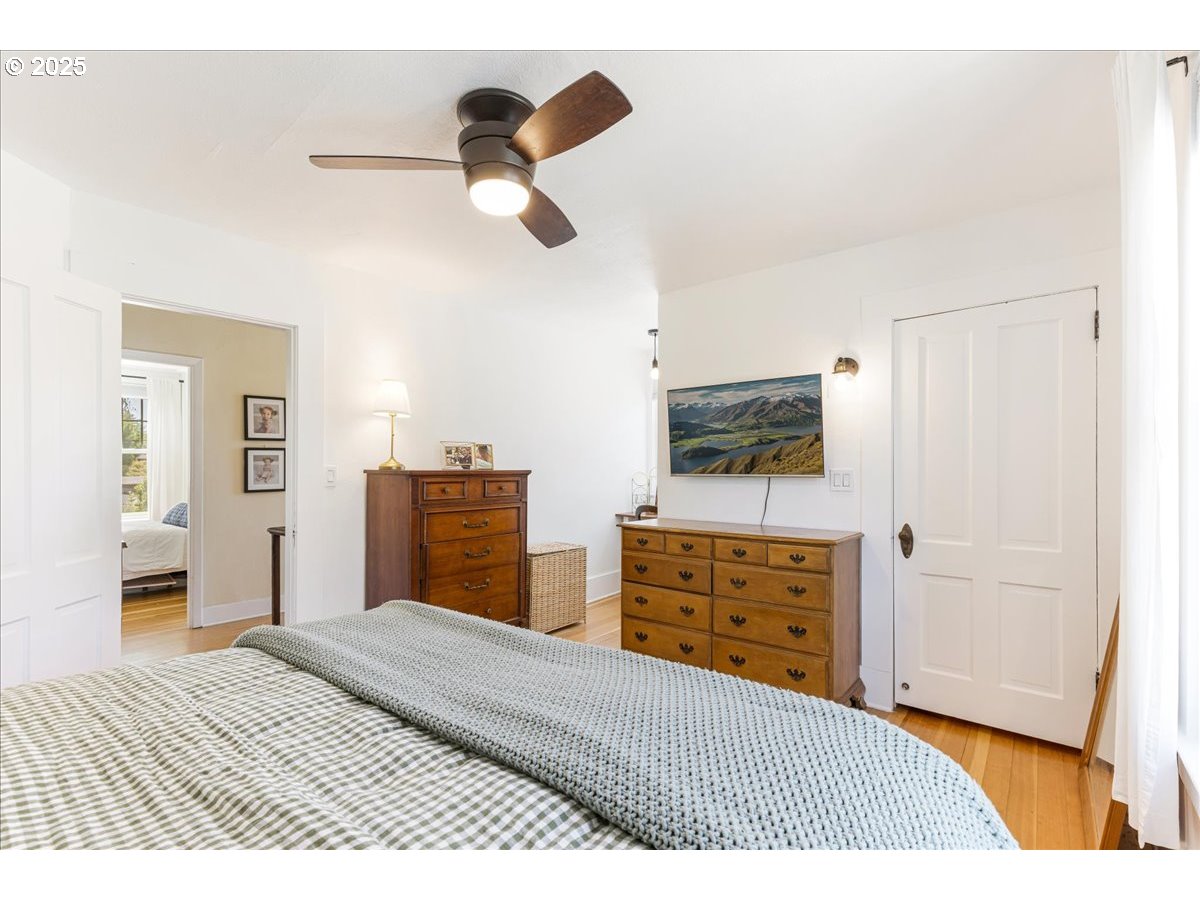 1212 East 6th Street Newberg, OR 97132 - Photo 25 of 44 Bedroom