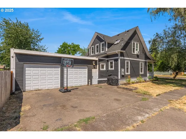 $549,900 | 1212 East 6th Street, Newberg, OR 97132