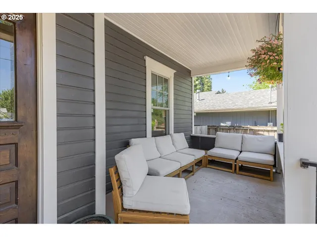 $549,900 | 1212 East 6th Street, Newberg, OR 97132