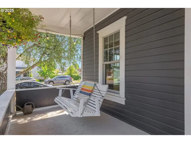 $549,900 | 1212 East 6th Street, Newberg, OR 97132