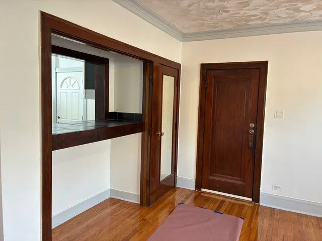 $1,200 | 1206 North Laramie Avenue, Unit 1A, Chicago, IL 60651