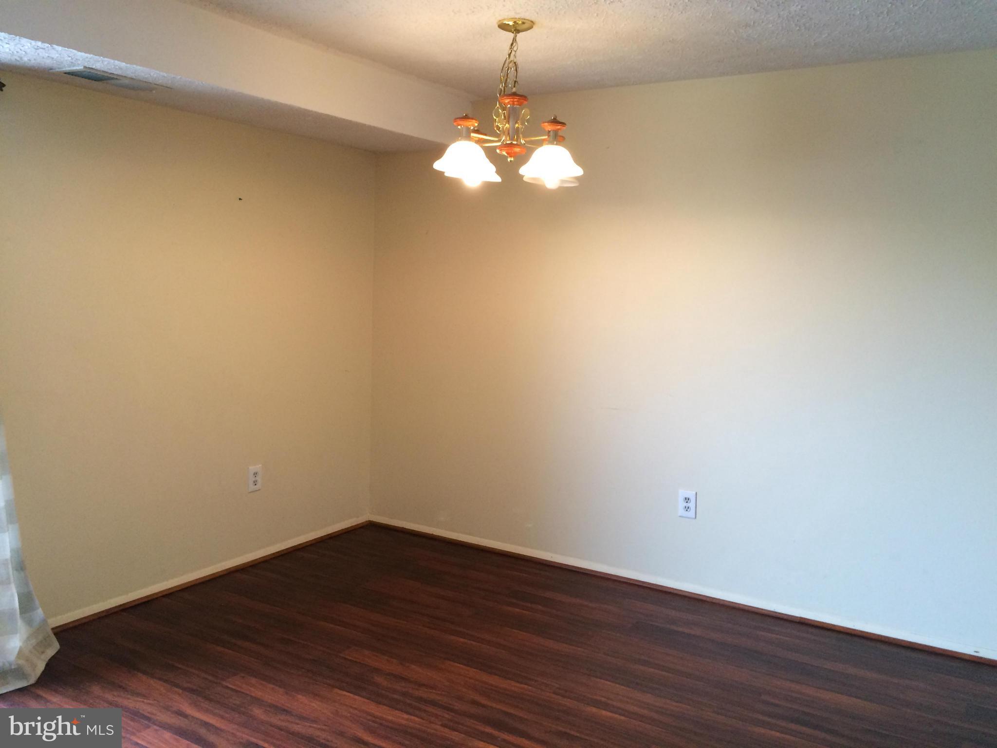 550 Heather Ridge Drive, Unit 7J Frederick, MD 21702 - Photo 4 of 11 Dining Room