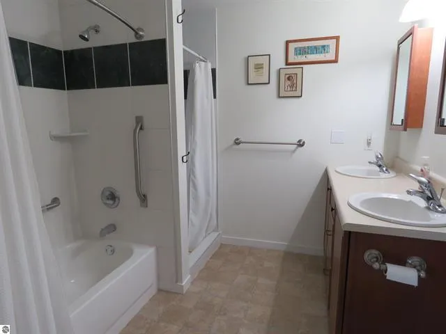 $199,900 | 301 North Lake Street, Unit 208, Cadillac, MI 49601